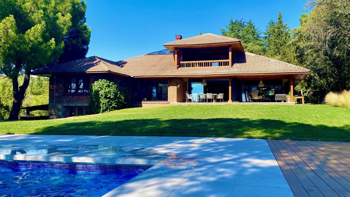 Torrelodones Villa | Villa Madrid mountain view (30km from centre)
