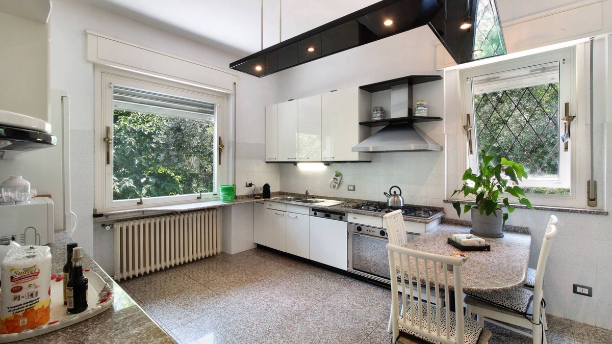 Oliveto Lario Villa | Villa Magnolia by Lake Como with Garden & Wi-Fi
