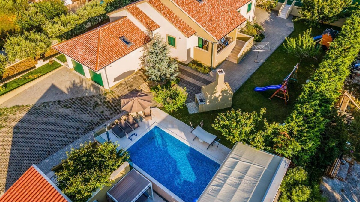 Poljica Villa | Villa Majia - Four Bedroom Villa, Sleeps 10