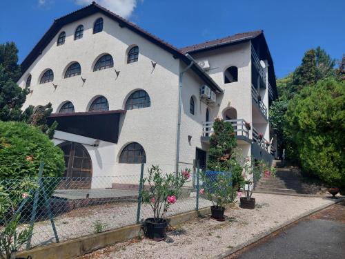 Balatongyorok Cabin | Villa Malazzo