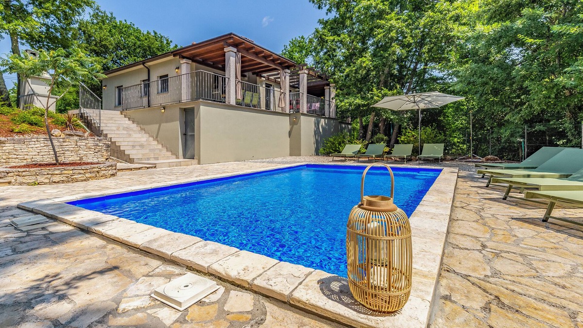 Pinezici Villa | Villa Malfatina holiday house with pool for 8 persons
