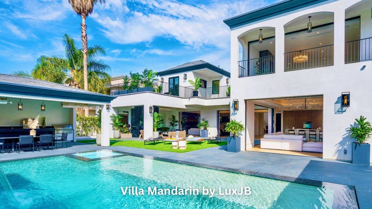 The Flats Villa | Villa Mandarin by LuxJB 🏆 Beverly Hills Mansion w Maid 🏆 Steps from Rodeo Drive