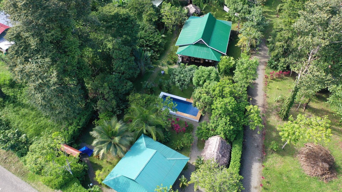 Cahuita Villa | Villa Mango - Private Pool - Beach - National Park