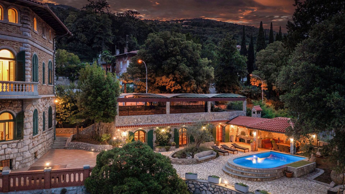 Tulisevica Villa | Villa Mansion with private beach and swimming pool