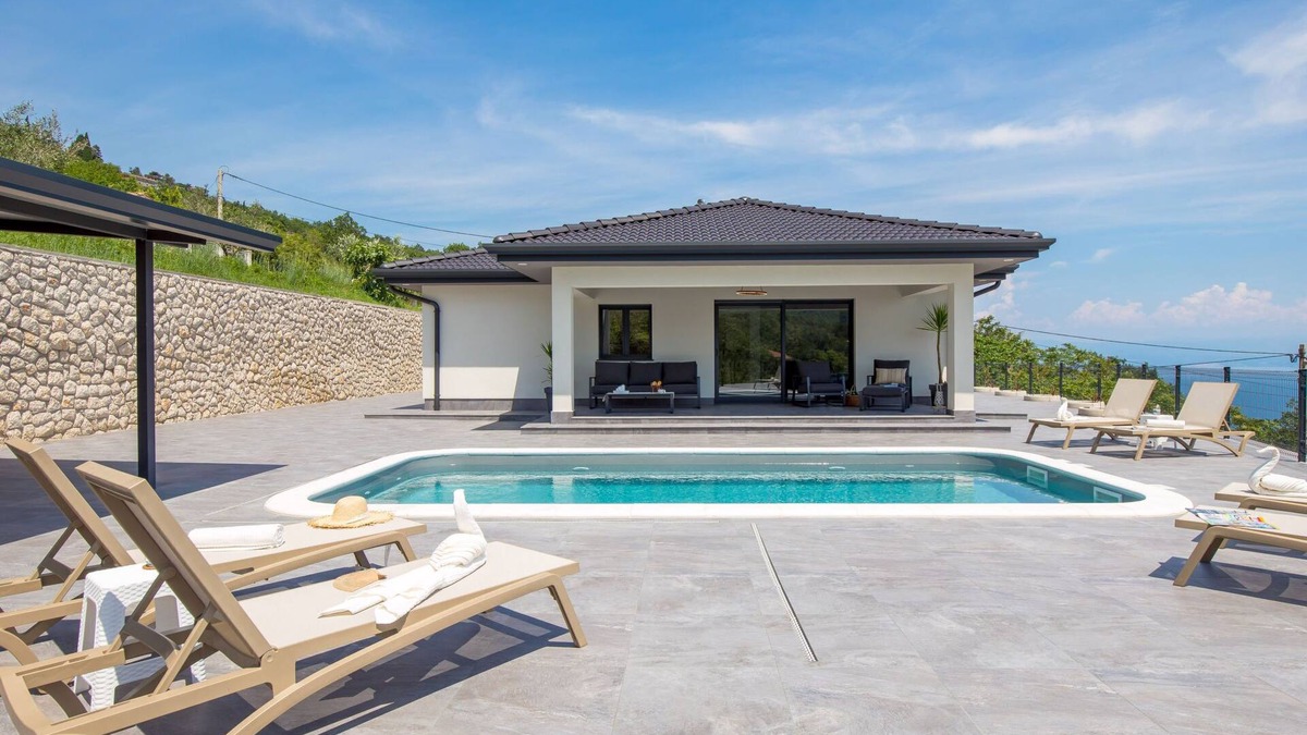 Golovik House | Villa Mantis by Interhome