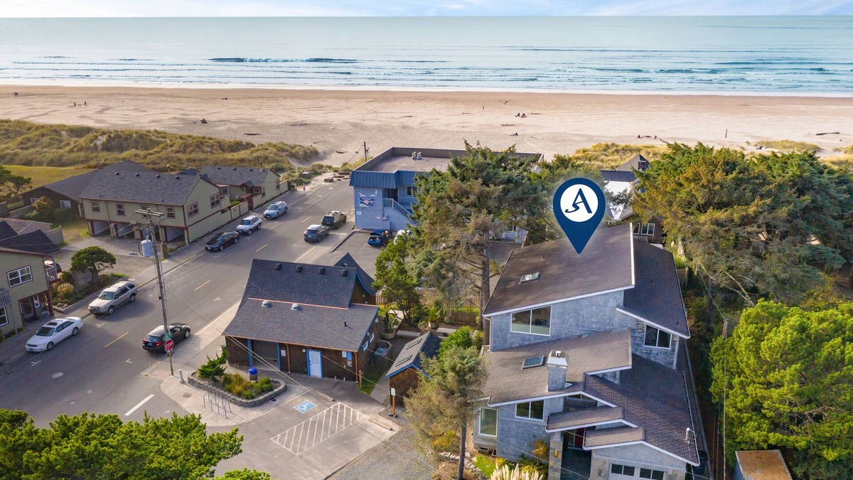 Manzanita House | Villa Manzanita by AvantStay | Hot Tub, 1 Block to Beach/Town, Chef's Kitchen