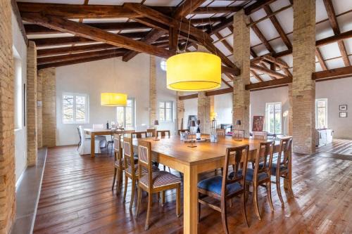 Monforte d'Alba Villa | Villa Manzoni Luxury Cottage