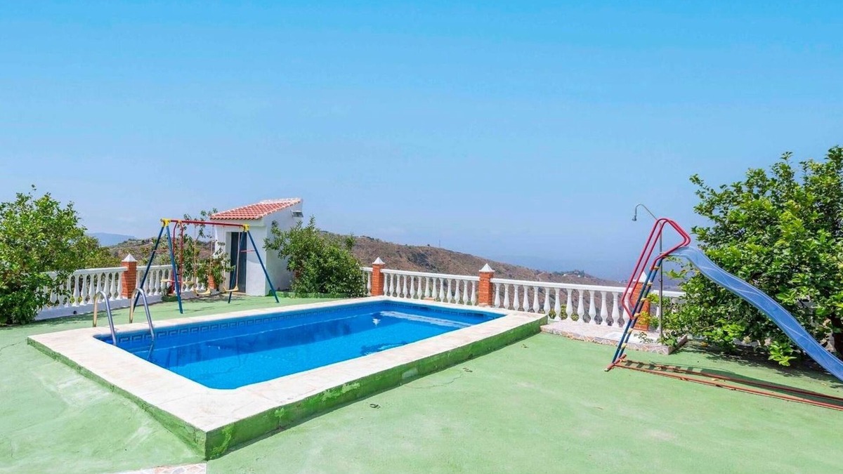 Canillas de Aceituno Villa | Villa Marín Canillas de Aceituno by Ruralidays