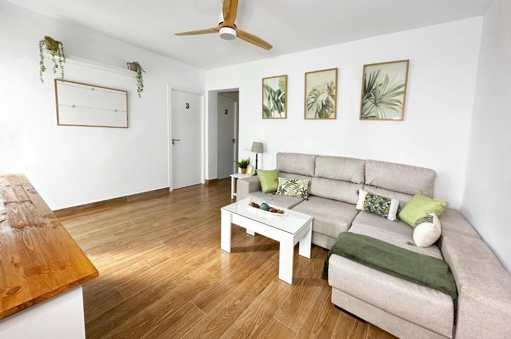 Este-Alcosa-Torreblanca House | Villa Maravilla