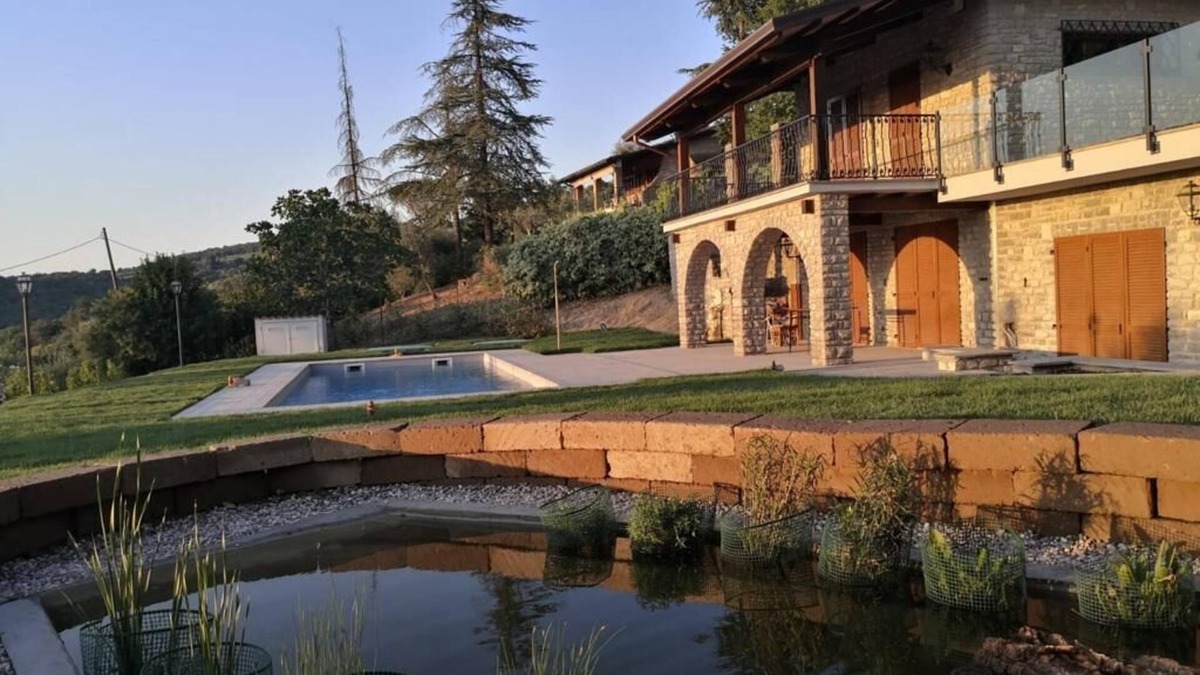 San Feliciano Villa | VILLA MARIA PANORAMIC ON THE LAKE