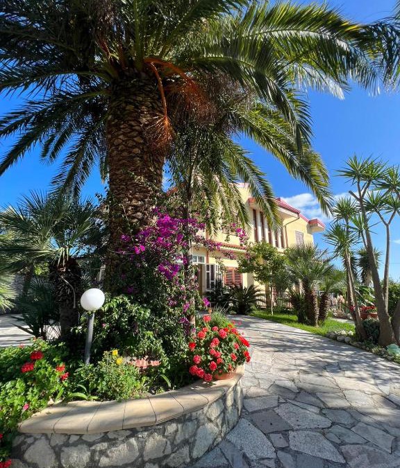 Cleto Bed & Breakfast | Villa Marina B&B