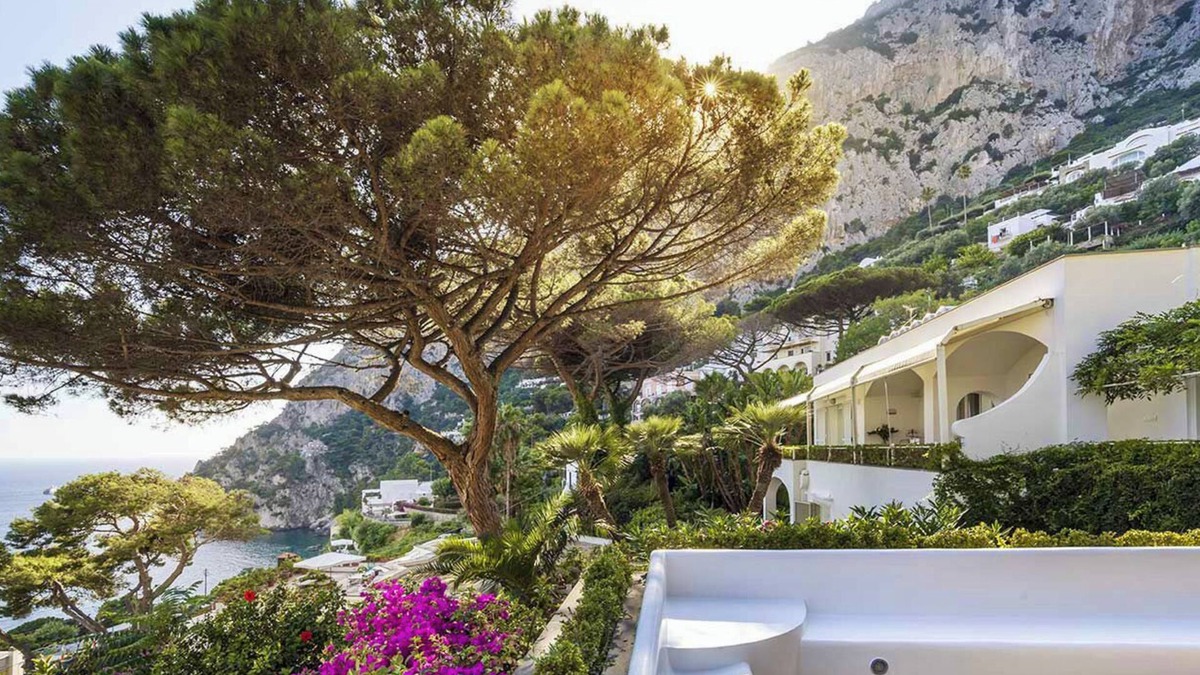 Marina Piccola Villa | VILLA MARINA BLUE - Six Bedroom Villa, Sleeps 13