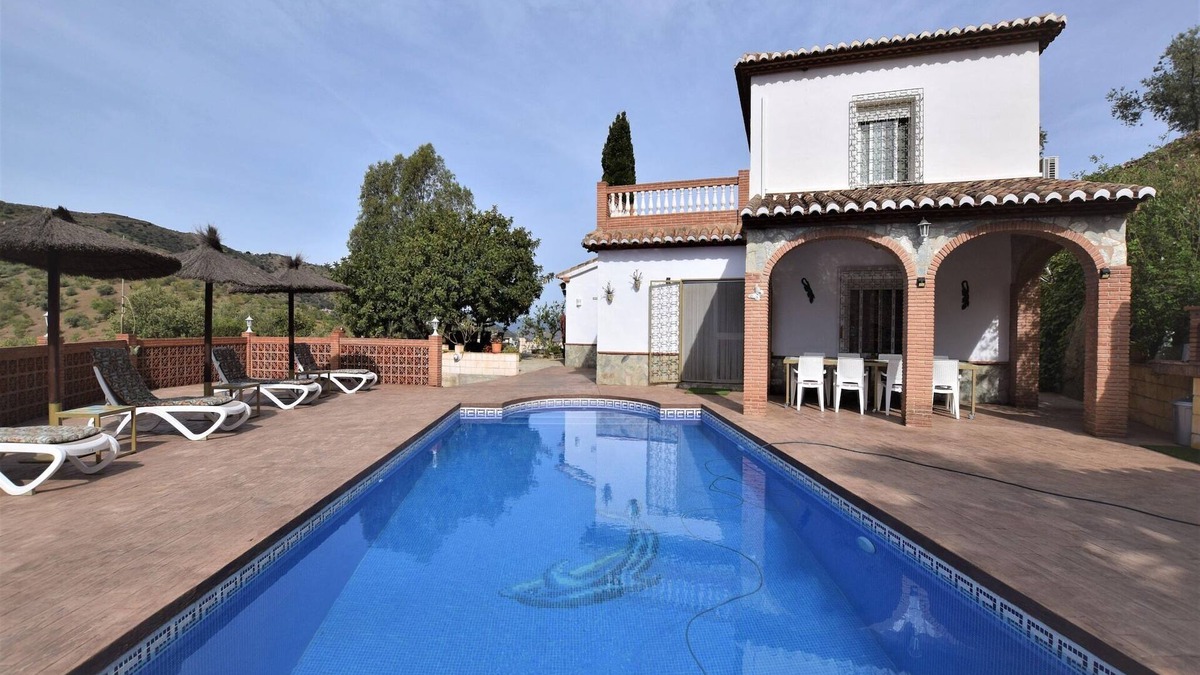 Arenas House | Villa Mariposa in Spain's Sunny Paradise