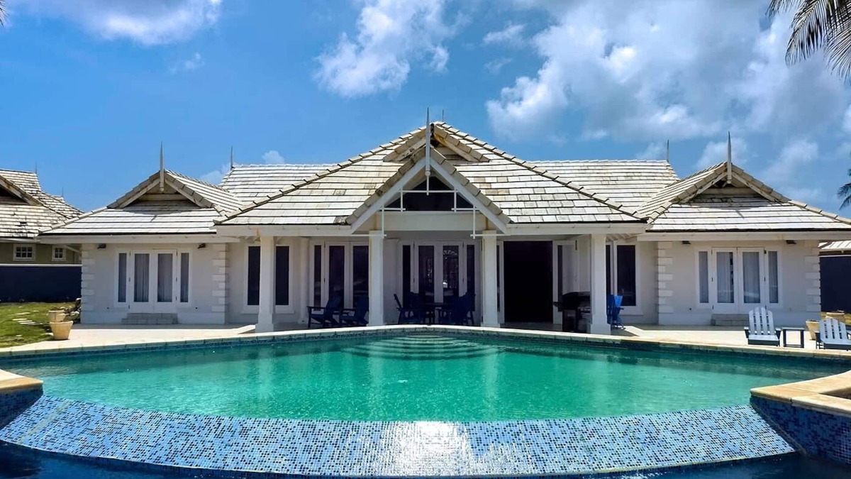 Lowlands Villa | Villa Marius - where luxury and natural beauty meet!