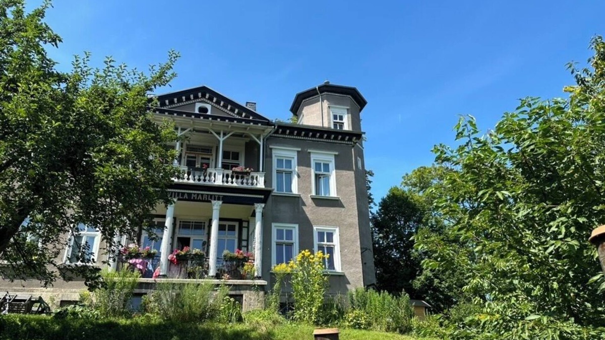 Arnstadt Apartment | Villa Marlitt Living in the countryside and a 5-minute walk to the old town