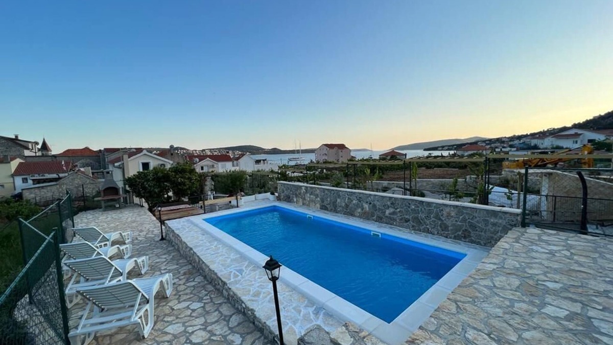 Seget Donji House | Villa Marta I beautiful house in center of old city and lovely pool