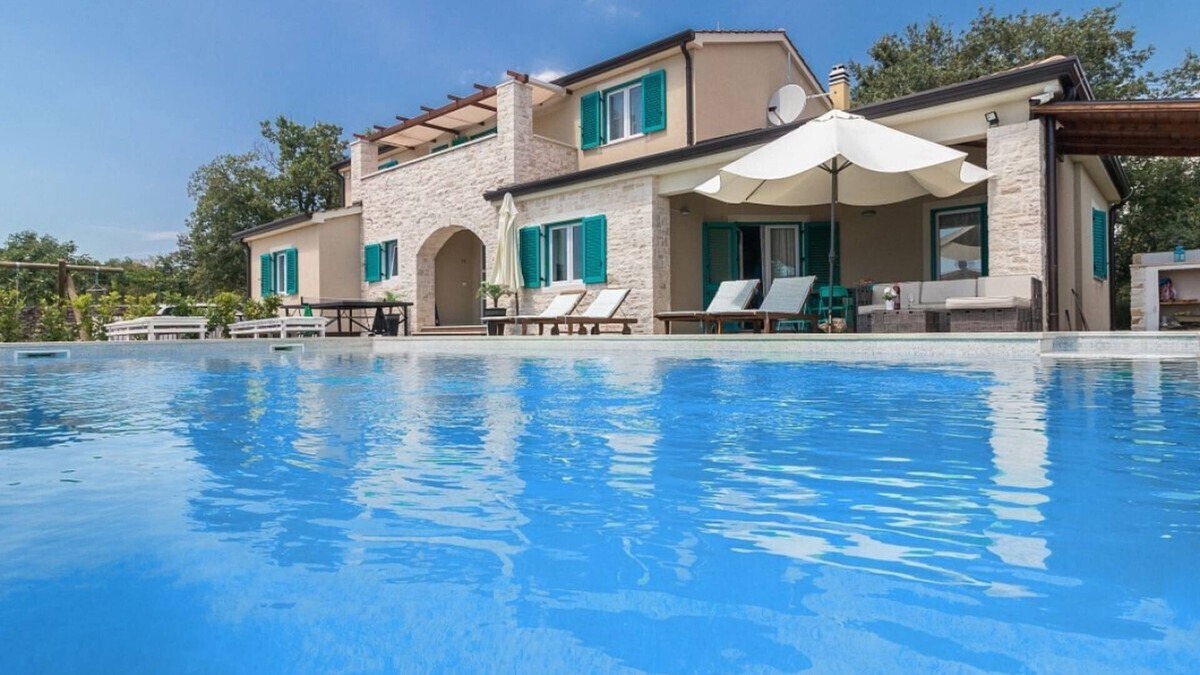 Muzini Villa | Villa Martha in Central Istria with private pool - wellness/table tennis for 12 persons