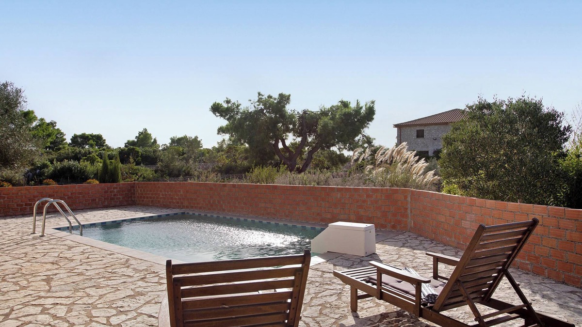 Elation Villa | Villa 'Mary Helen' with Private Pool, Private Terrace and Shared Garden