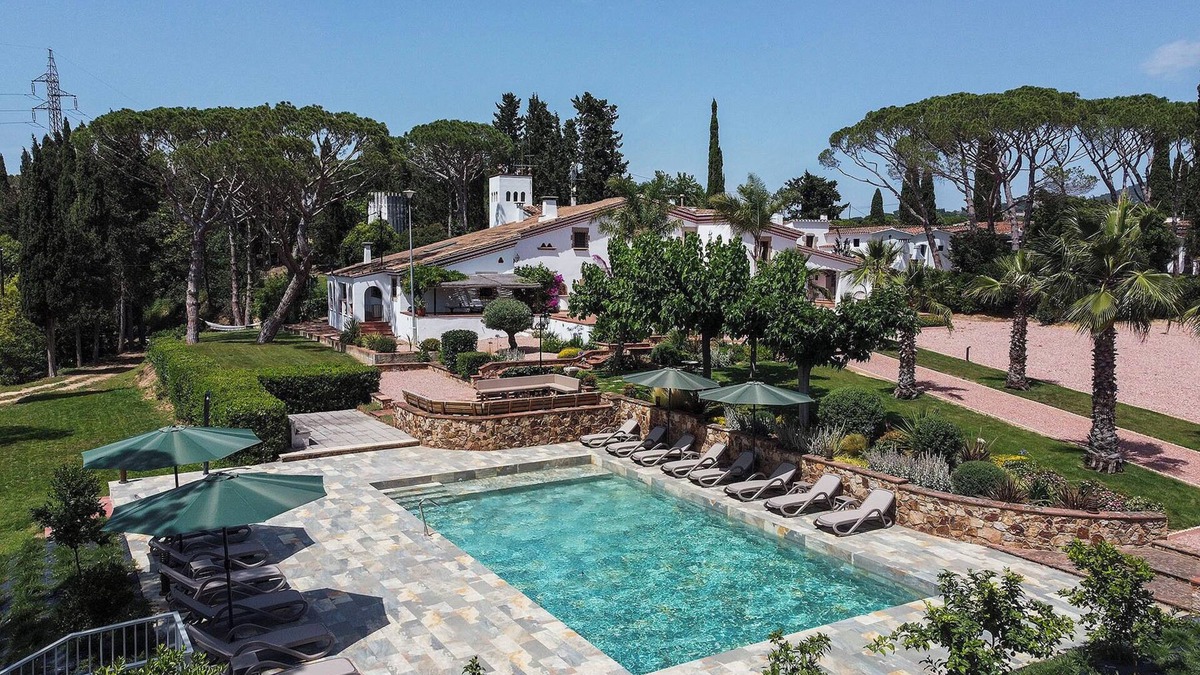 Tordera Villa | Villa 'Masia Luxmarspa' with Mountain View, Wi-Fi and Air Conditioning