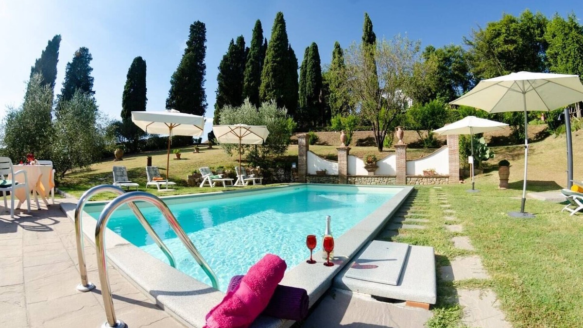 Uzzano Villa | Villa Massimiliano - Private Tuscan villa with pool