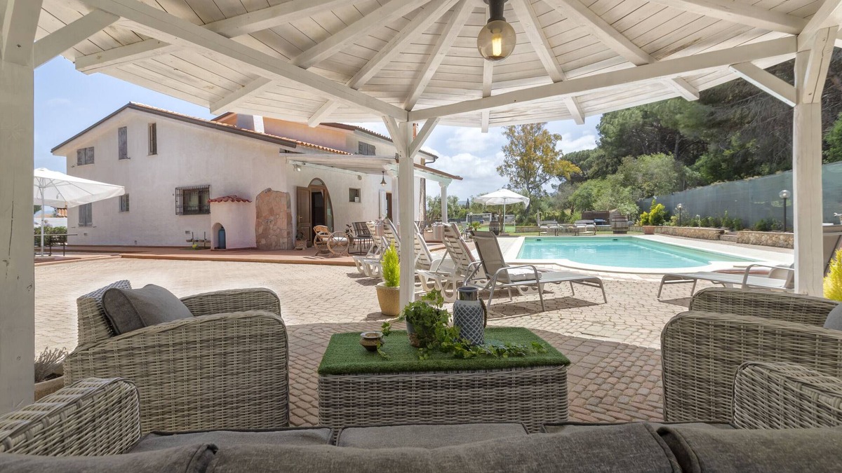 Sorso Villa | Villa 'Matian' with Private Pool, Wi-Fi and Air Conditioning