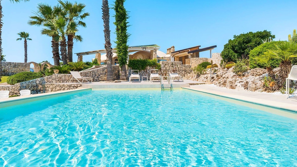 Syracuse Villa | Villa Matilda - Four Bedroom Villa, Sleeps 8
