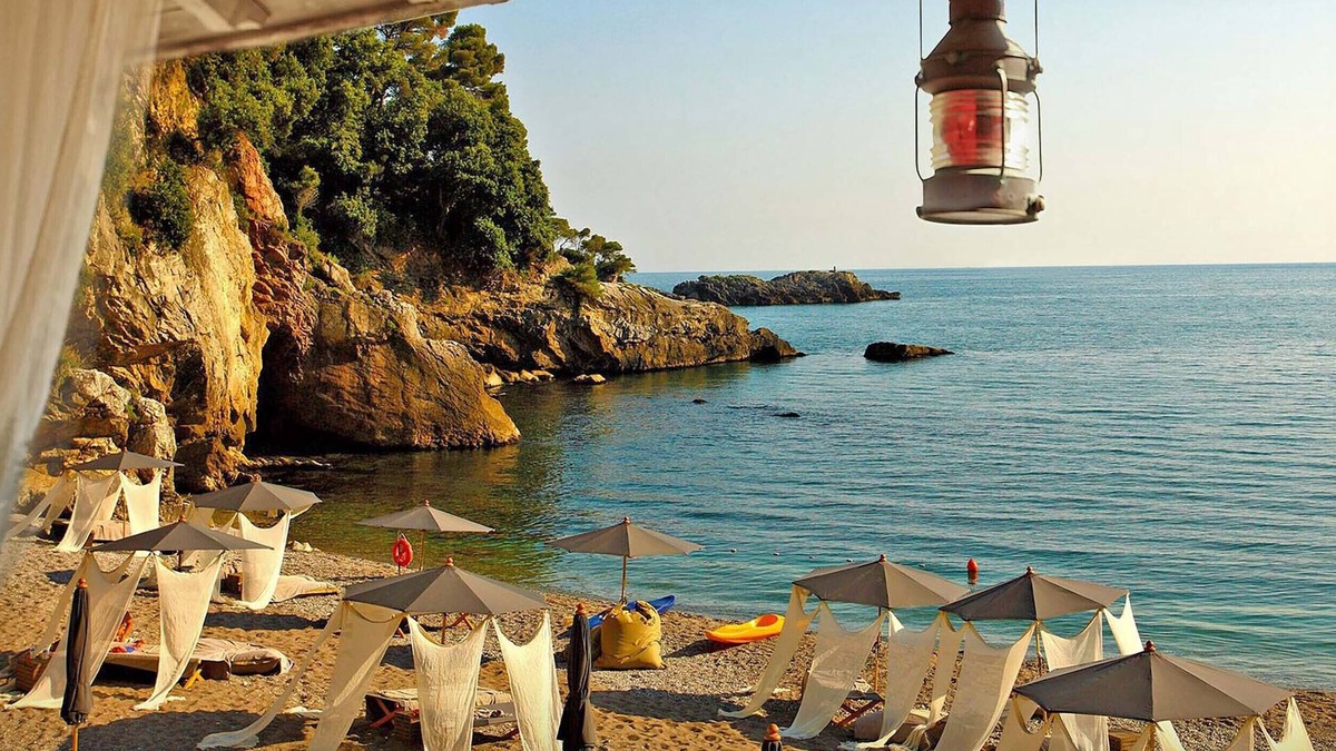 Tresana Villa | Villa Matilde 12 Pax with private pool, free Wi Fi, BBQ near to Cinque Terre