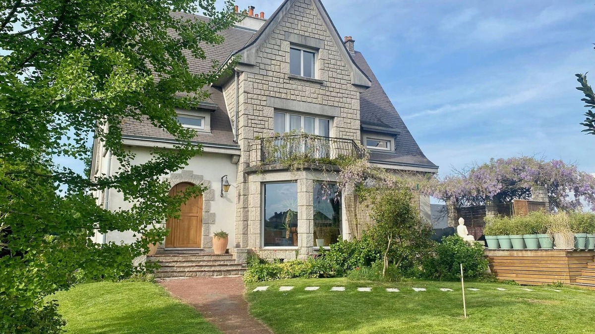 Mayenne Apartment | Villa Medena - All-comfort stay + jacuzzi - Rated 3*.