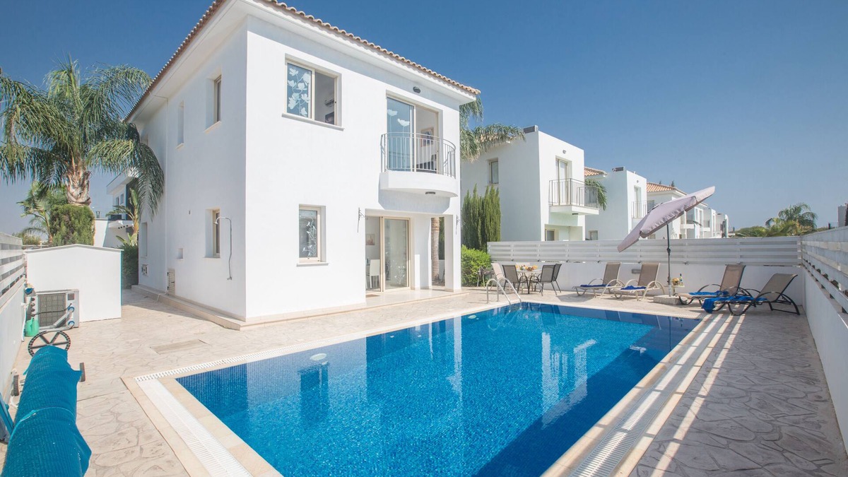 Pernera Villa | Villa Megan,modern 3bdr Villa,close To The Beach