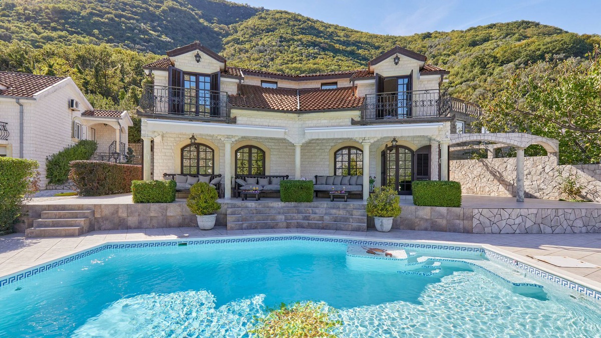 Kotor Municipality Villa | Villa MeGusto with heated sea view pool and indoor jacuzzi