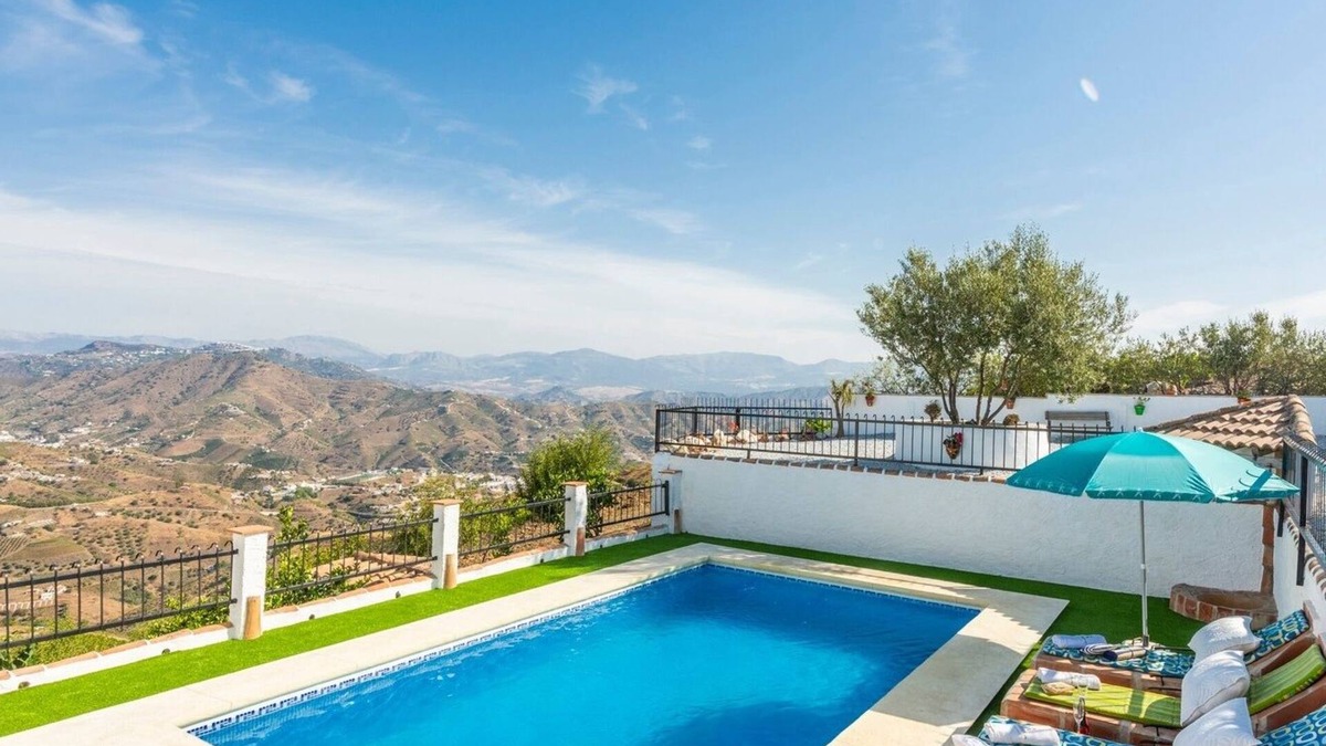 Almachar Villa | Villa Meléndez Almáchar by Ruralidays