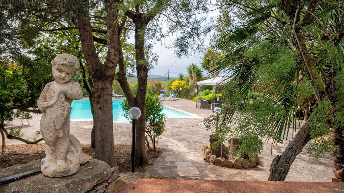 Porto Torres House | Villa Melograno with annexe, exclusive swimming pool surrounded by greenery