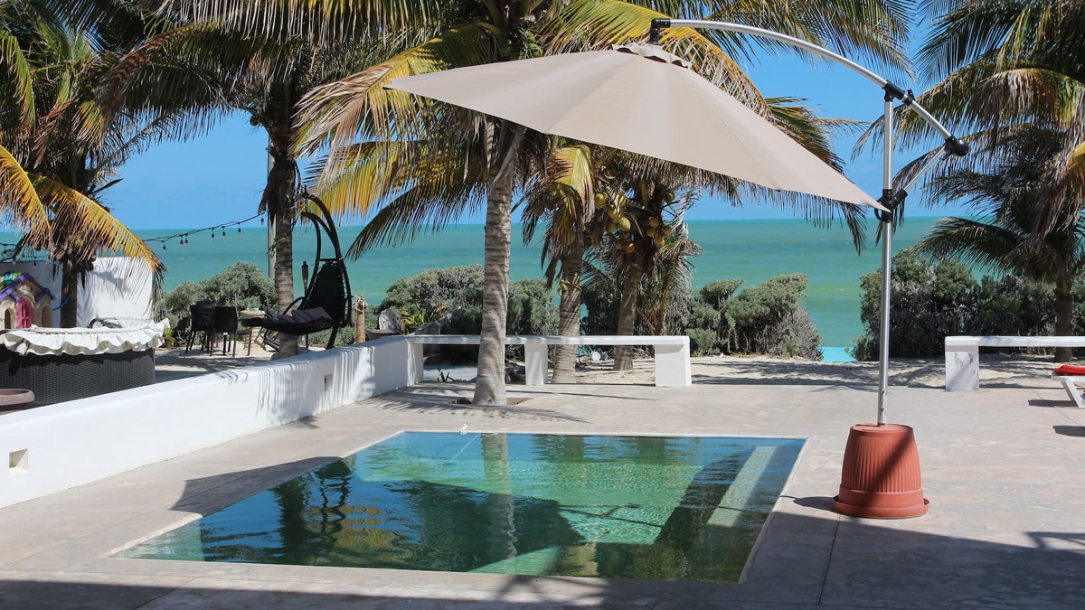 Chicxulub Puerto House | Villa Mercedes 2- Beachfront House-Pool-Wifi Internet-Sat TV