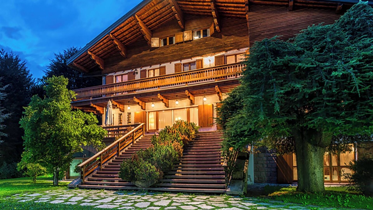 Barzio Ski Chalet | Villa Meridiana Luxury Chalet with large park and indoor pool