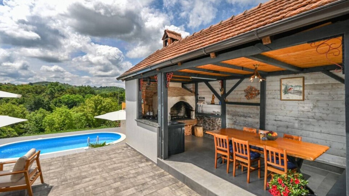 Jalzabet Villa | Villa Mila by Villas Guide