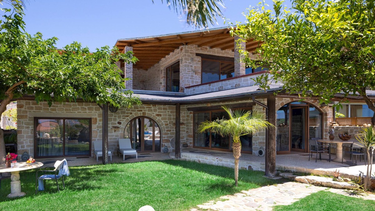 Marathi Villa | Villa Minoa With Small Private Beach And Surprising Sea and Mountain Views