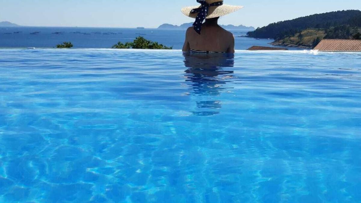 Cangas Ski Chalet | Villa Mirador da Pinela - close to Limens and Santa Marta beach
