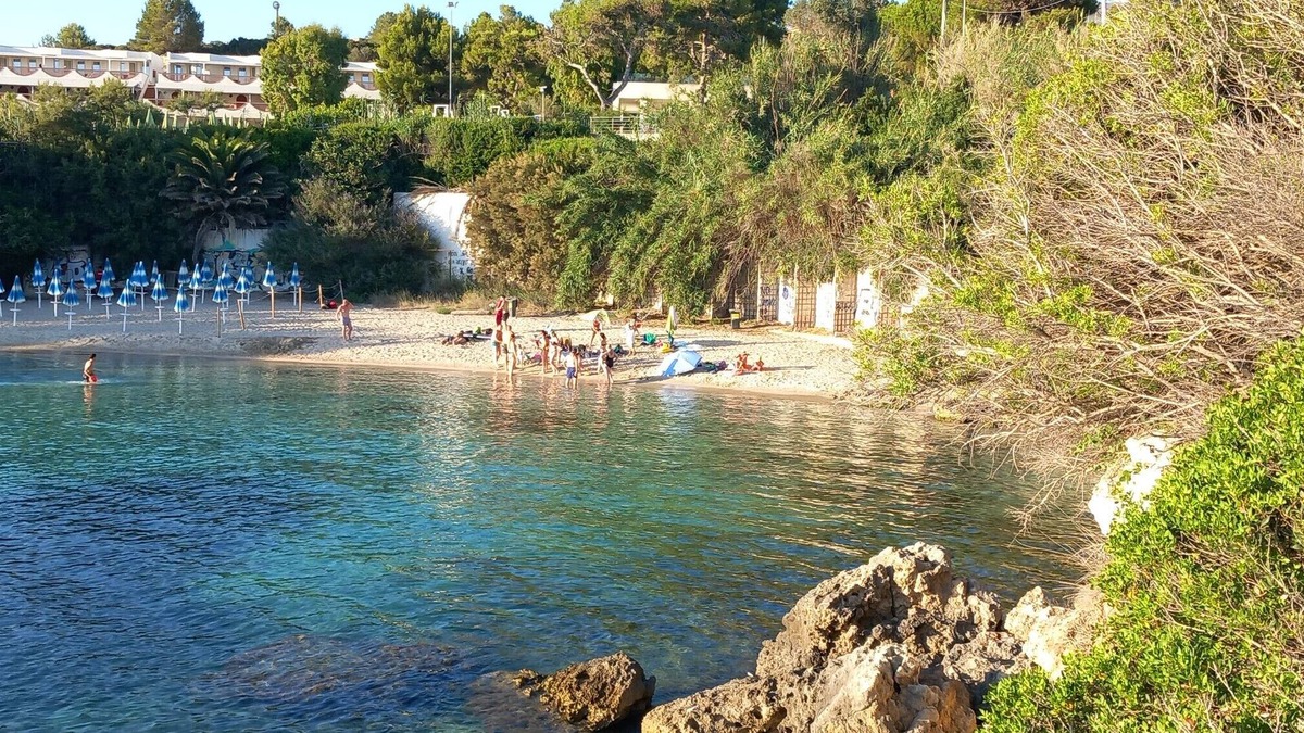 Taranto Villa | Villa 'Miramar' with Sea View, Wi-Fi and Air Conditioning