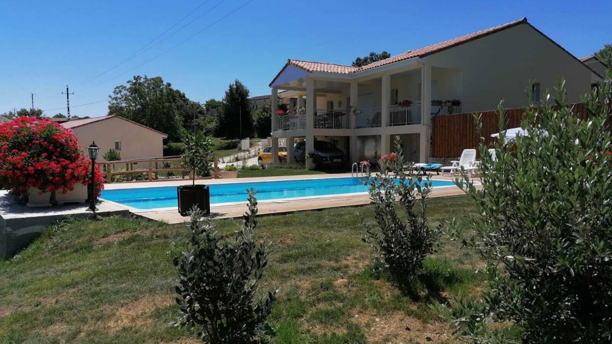 Calignac House | Villa moderne sur côteaux belle piscine/Downhill modern villa nice pool