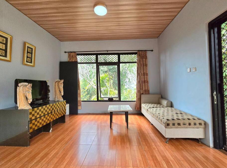 Megamendung Villa | Villa Montaview Puncak (Mountain View Cottage)