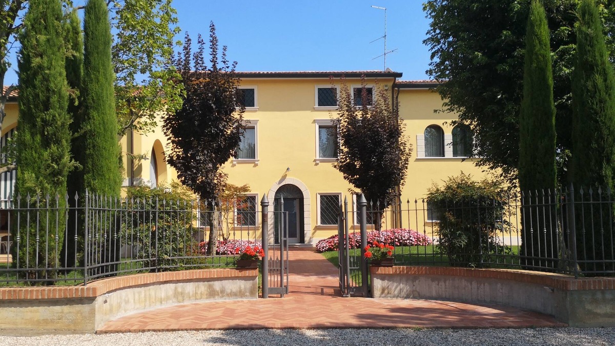 Cavalcaselle House | Villa Montenero