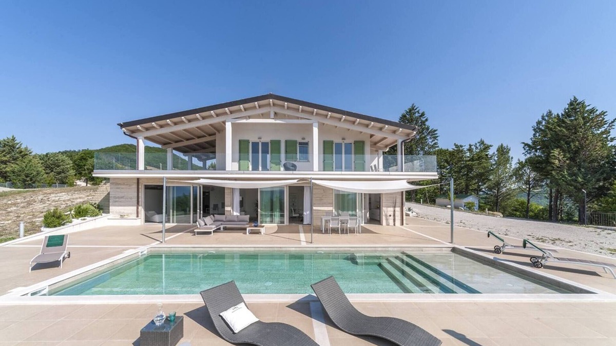 Acqualagna Villa | Villa Montefalcone 8 by Marche Holiday Villas