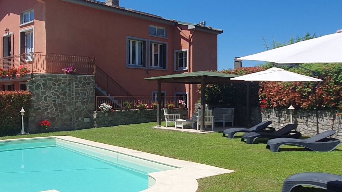 Montefegatesi Villa | Villa Monticello Holiday Home,Private Pool, Montefegatesi