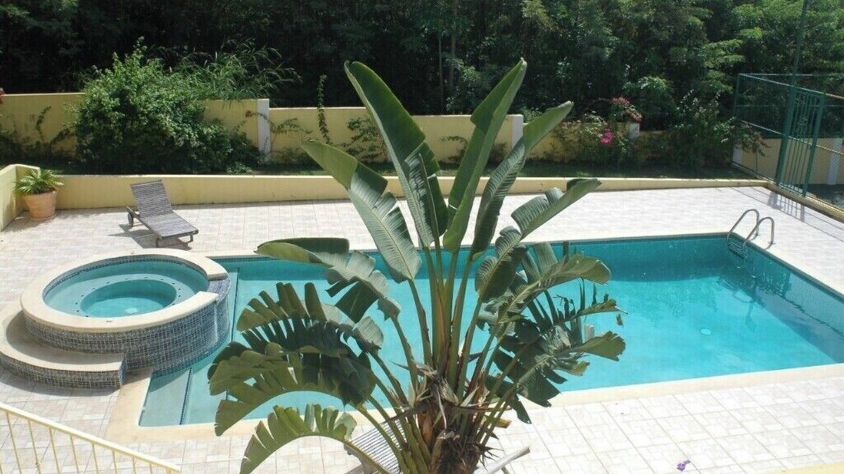 Lambeau Villa | Villa Motts