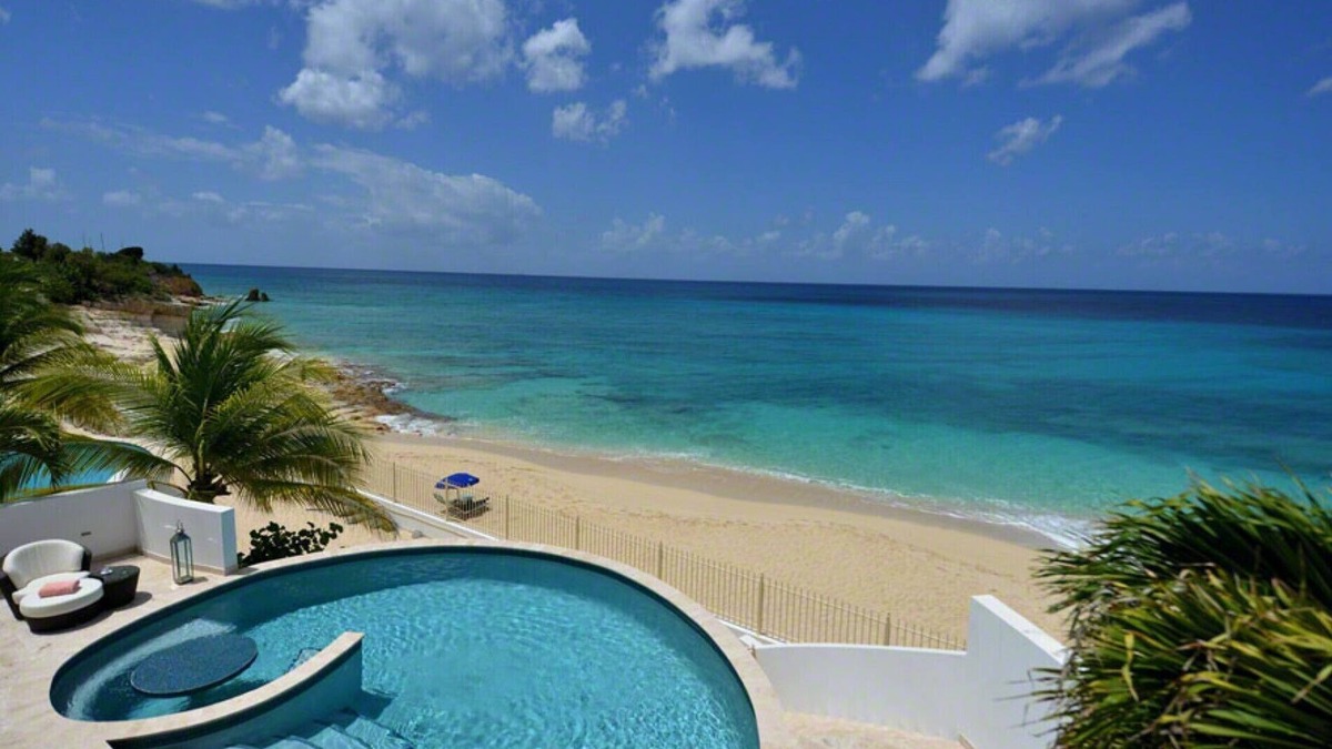 Plum Bay Villa | VILLA MUMBAI ST MARTIN - Luxury 3 Bedroom Beach Front Villa Located in Cupecoy