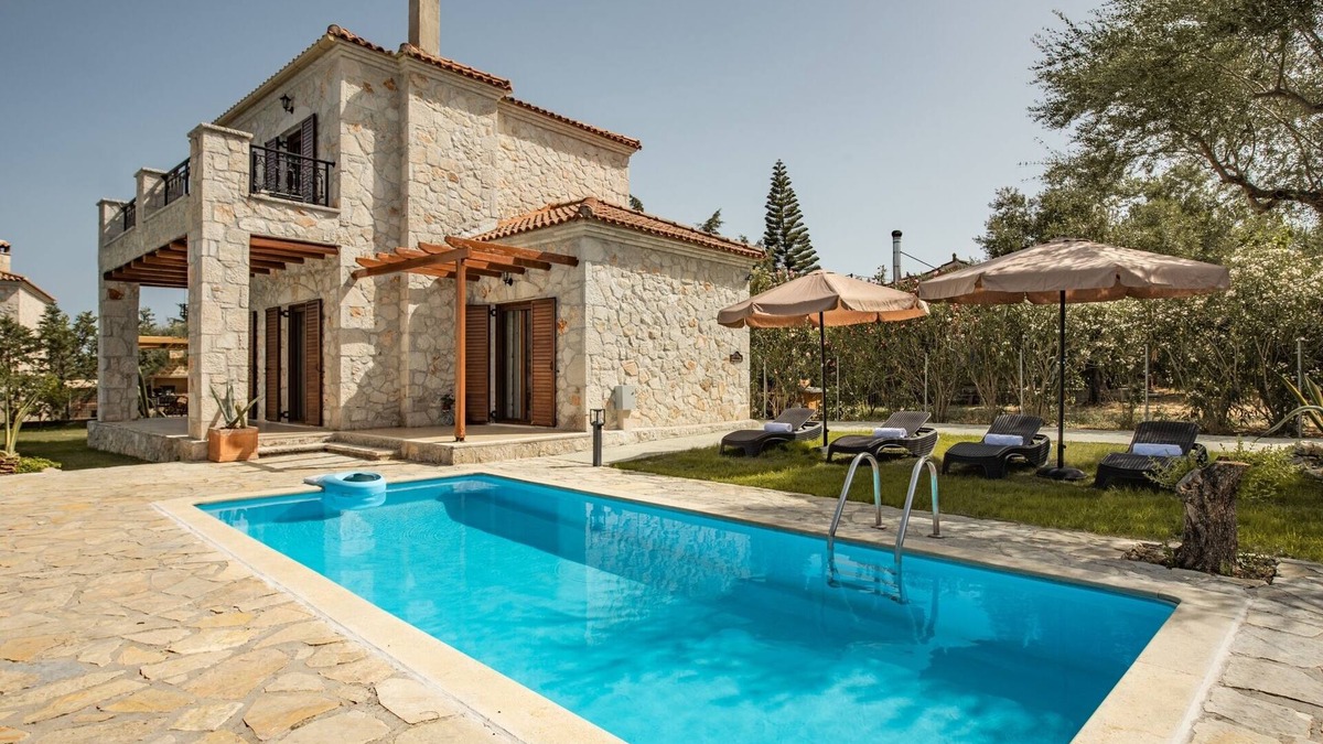 Ayios Kirikos Villa | Villa Murtini with Private Pool