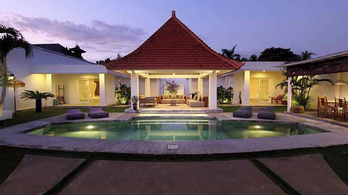 Dyanapura Villa | Villa Mutiara Putih Central Seminyak Beach 3mn