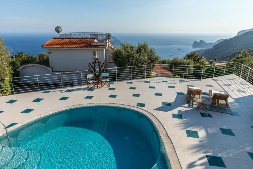 Sant'Agata sui Due Golfi Villa | Villa MyHeart