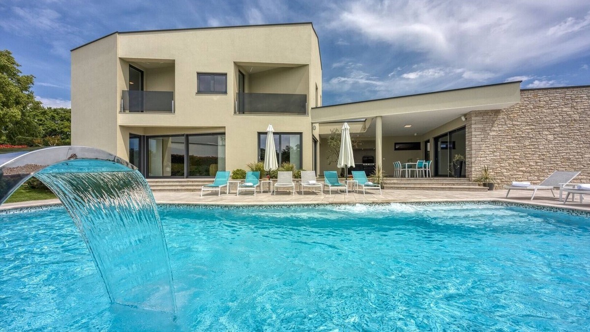 Kringa Villa | Villa Nada-Pool, Sauna and Whirlpool