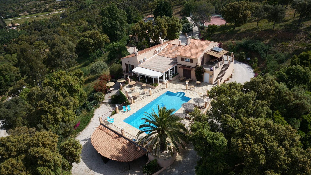 Bormes-Les-Mimosas Bed & Breakfast | Villa Nais